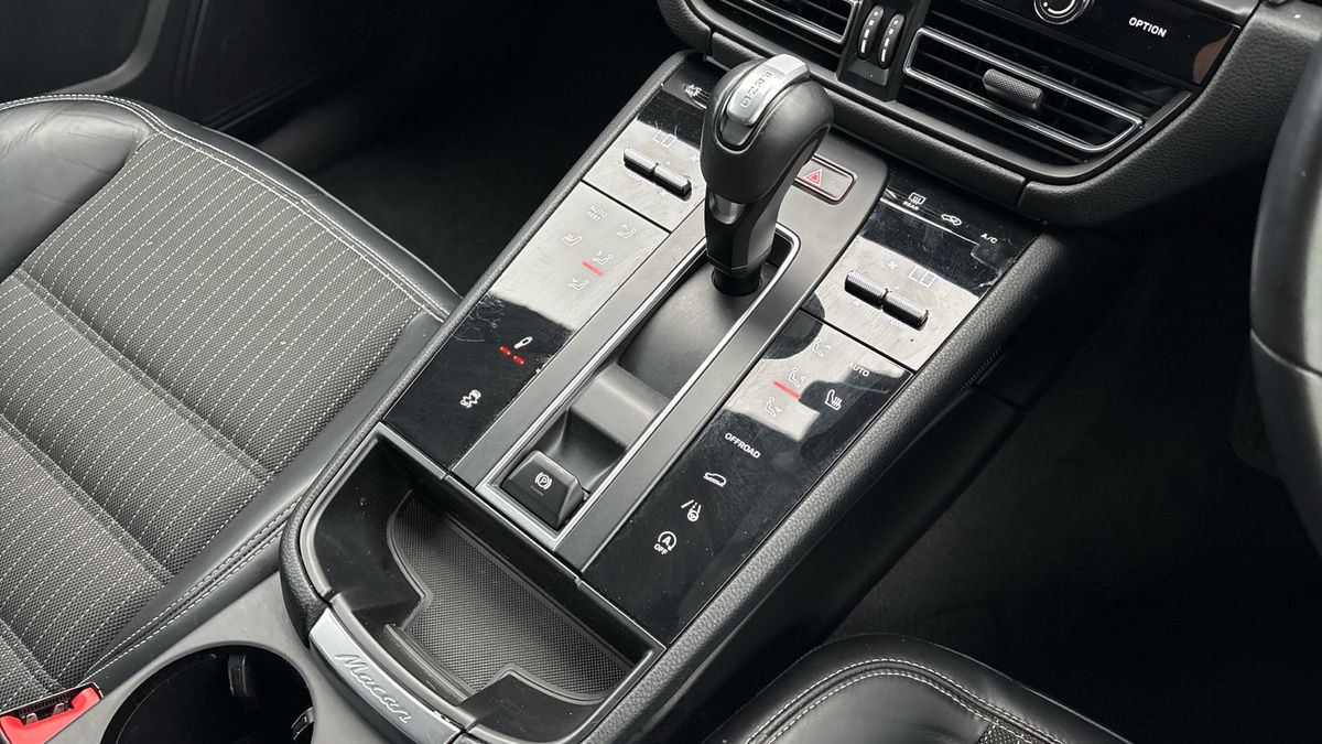 Used Porsche Macan 2023 for sale - 78168201: Photo 18