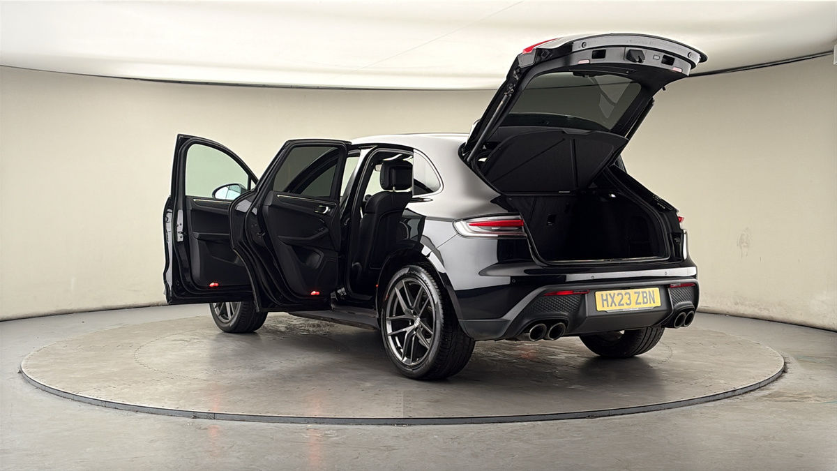 Used Porsche Macan 2023 for sale - 78168201: Photo 23
