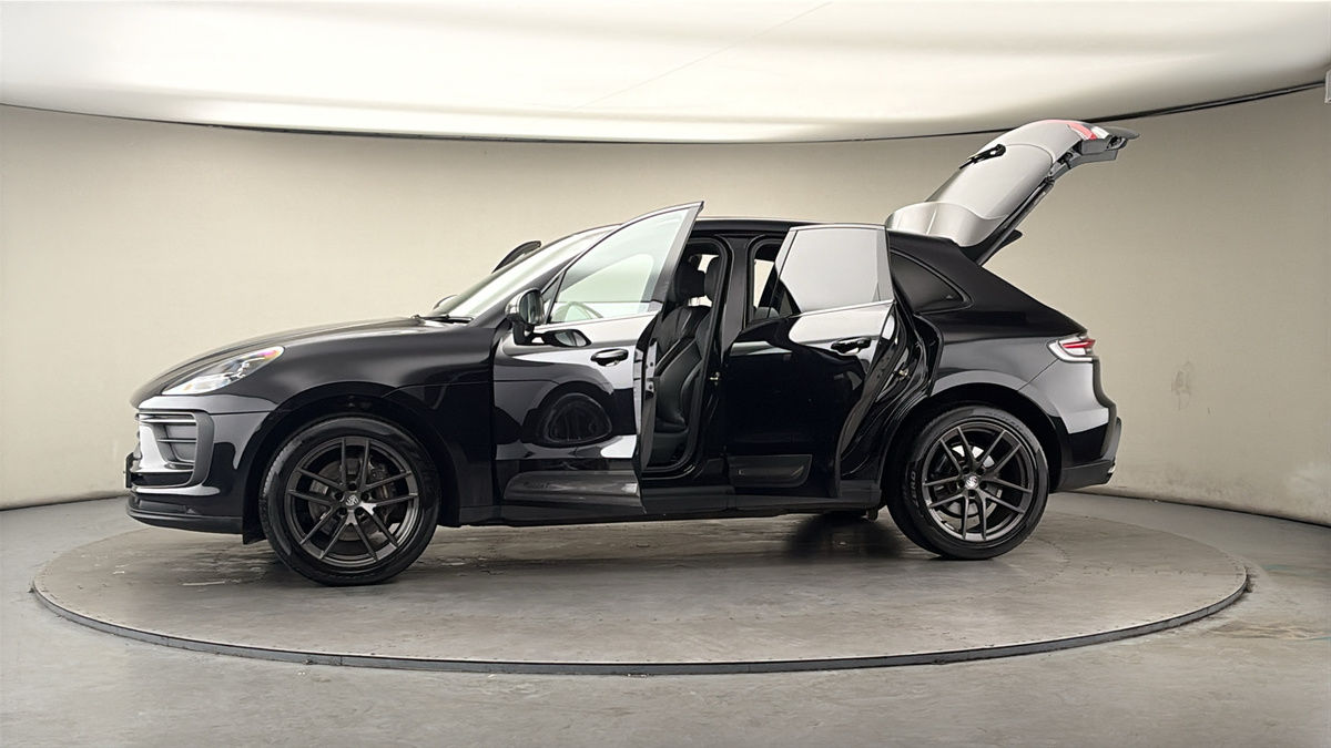 Used Porsche Macan 2023 for sale - 78168201: Photo 48