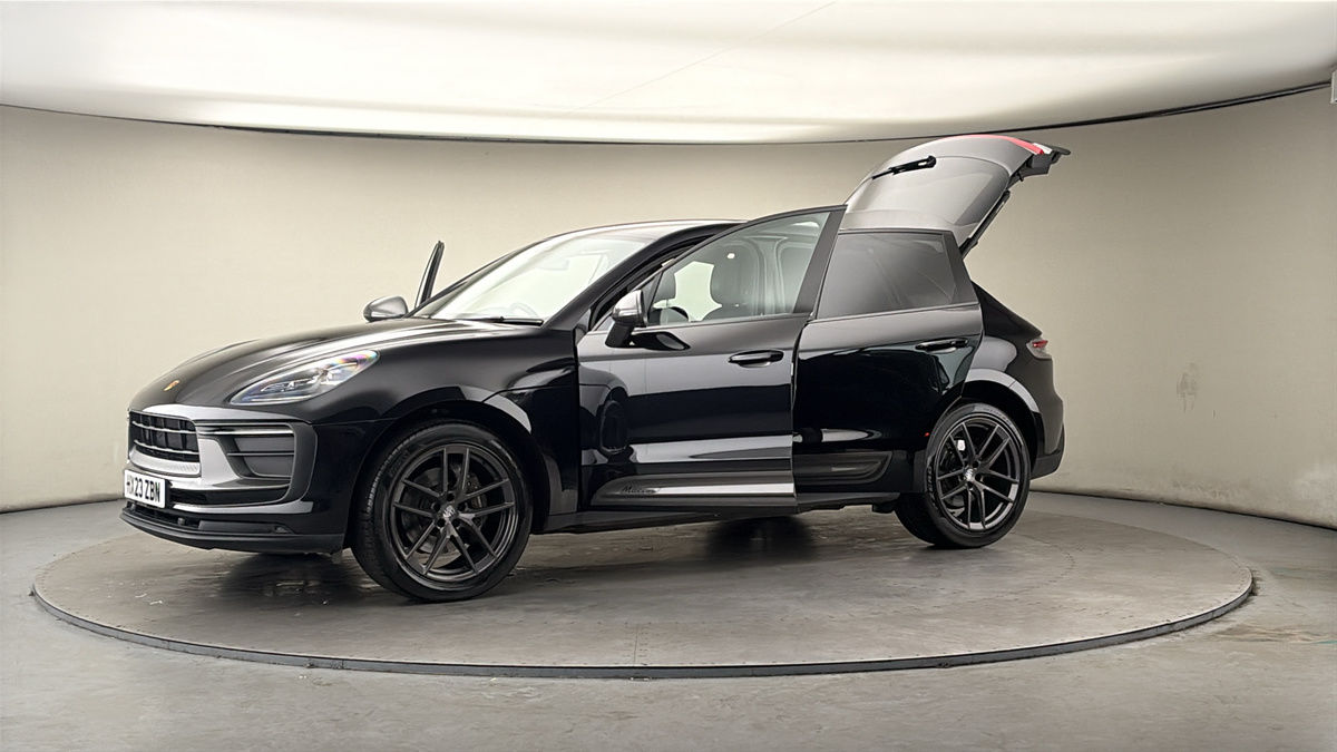 Used Porsche Macan 2023 for sale - 78168201: Photo 49