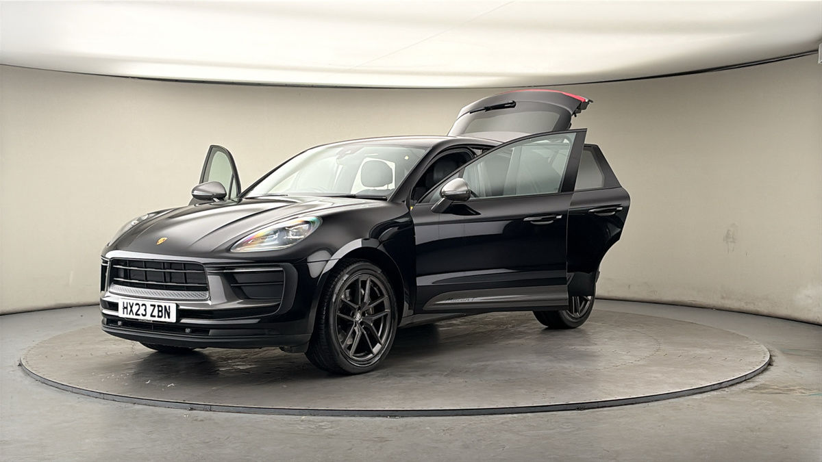 Used Porsche Macan 2023 for sale - 78168201: Photo 50