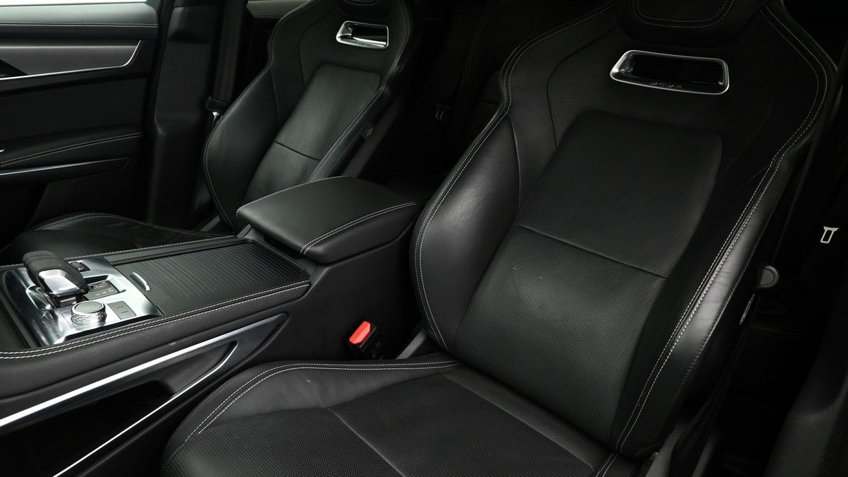 Used Jaguar F-Pace 2021 for sale - 76768957: Photo 3