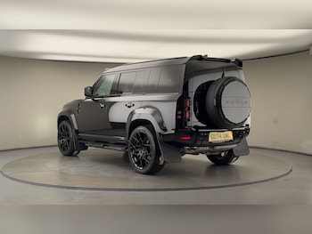 Used Land Rover Defender 110 2024 for sale - 77072913: Photo