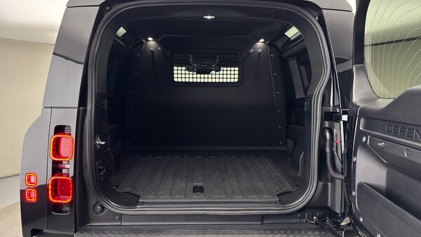 Used Land Rover Defender 90 2024 for sale - 76133365: Photo 11