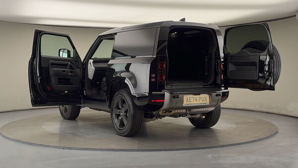 Used Land Rover Defender 90 2024 for sale - 76133365: Photo 23