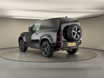 Used Land Rover Defender 90 2024 for sale - 76133365: Photo