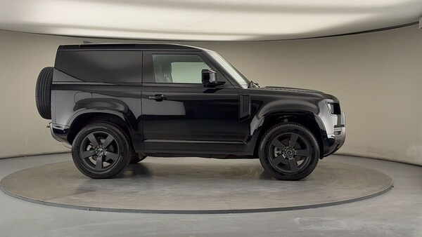 Used Land Rover Defender 90 2024 for sale - 76133365: Photo 36
