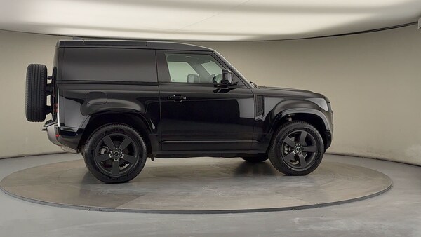 Used Land Rover Defender 90 2024 for sale - 76133365: Photo 37