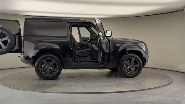 Used Land Rover Defender 90 2024 for sale - 76133365: Photo 56