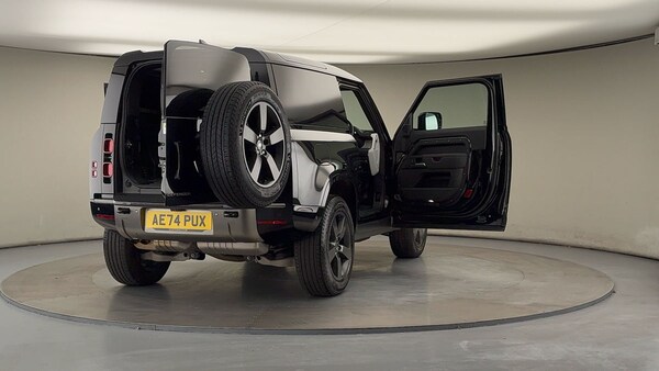 Used Land Rover Defender 90 2024 for sale - 76133365: Photo 59