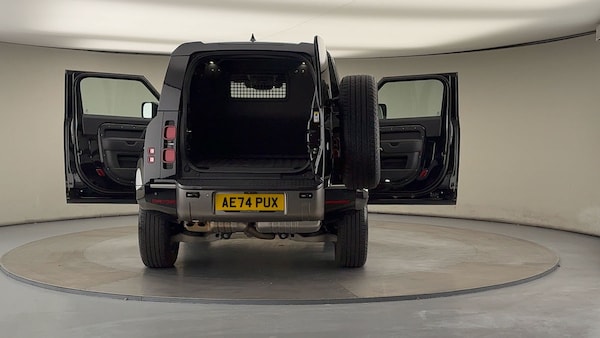 Used Land Rover Defender 90 2024 for sale - 76133365: Photo 60