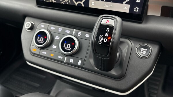 Used Land Rover Defender 90 2024 for sale - 76133365: Photo 6