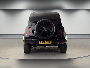 Used Land Rover Defender 2021 for sale - 78702991: Photo