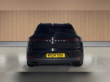 Used Porsche Cayenne 2024 for sale - 78888197: Photo