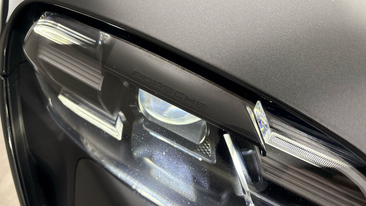 Used Porsche Taycan 2021 for sale - 76630372: Photo 25