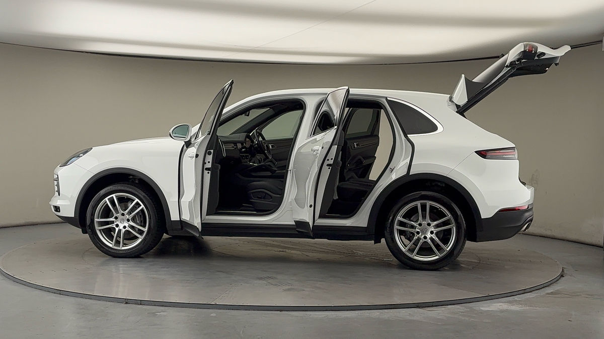 Used Porsche Cayenne 2021 for sale - 77668177: Photo 46