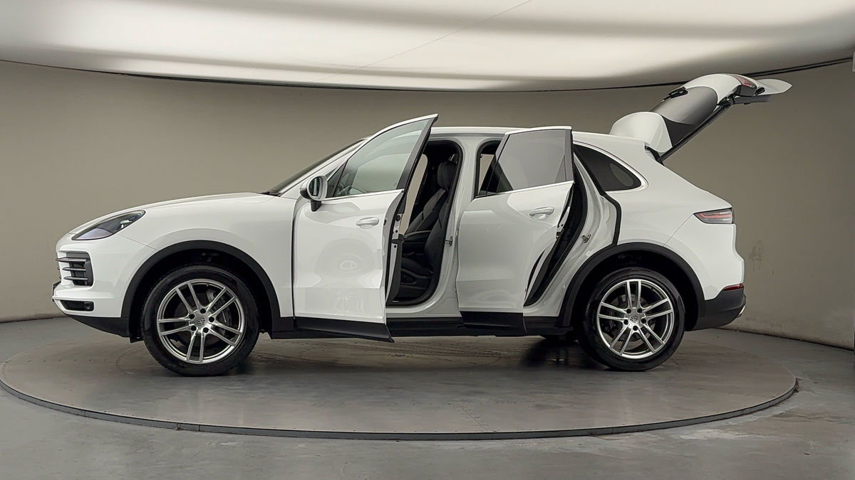 Used Porsche Cayenne 2021 for sale - 77668177: Photo 47