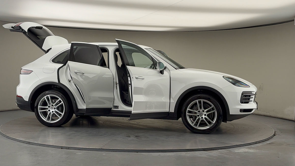 Used Porsche Cayenne 2021 for sale - 77668177: Photo 55