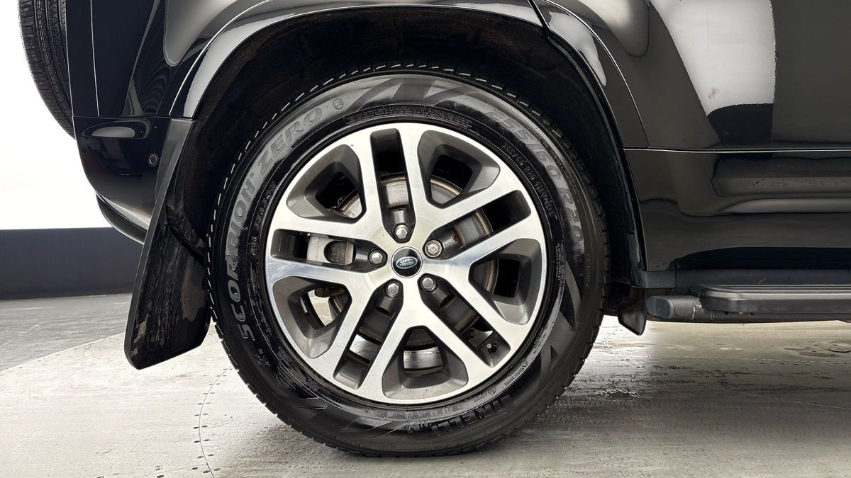 Used Land Rover Defender 110 2024 for sale - 76974104: Photo 10