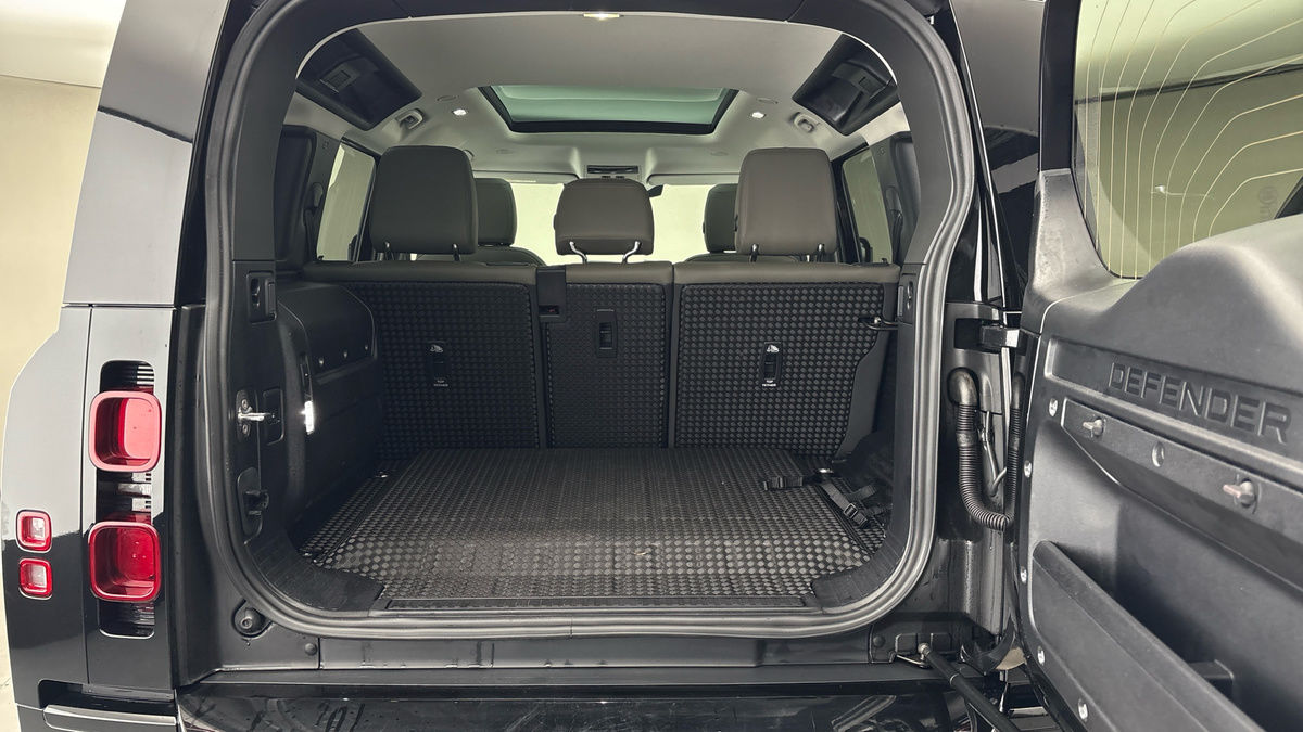 Used Land Rover Defender 110 2024 for sale - 76974104: Photo 11