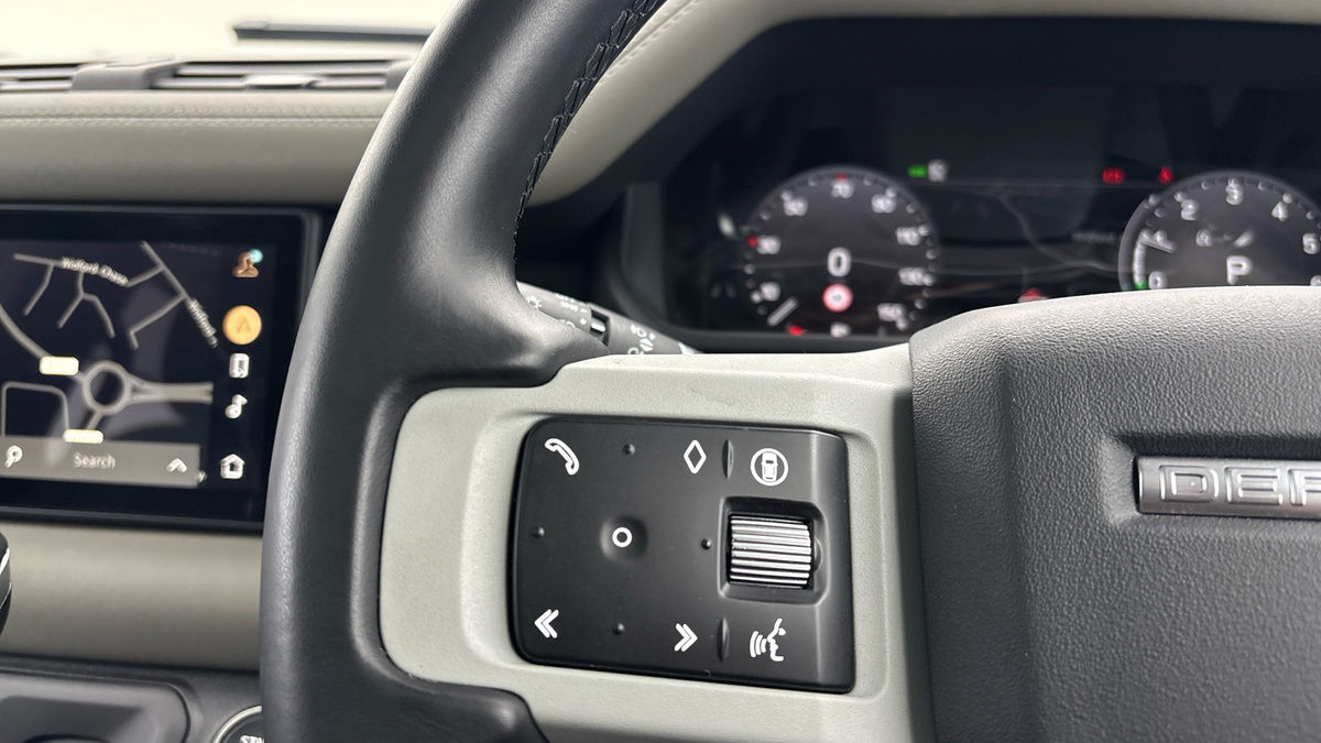 Used Land Rover Defender 110 2024 for sale - 76974104: Photo 13