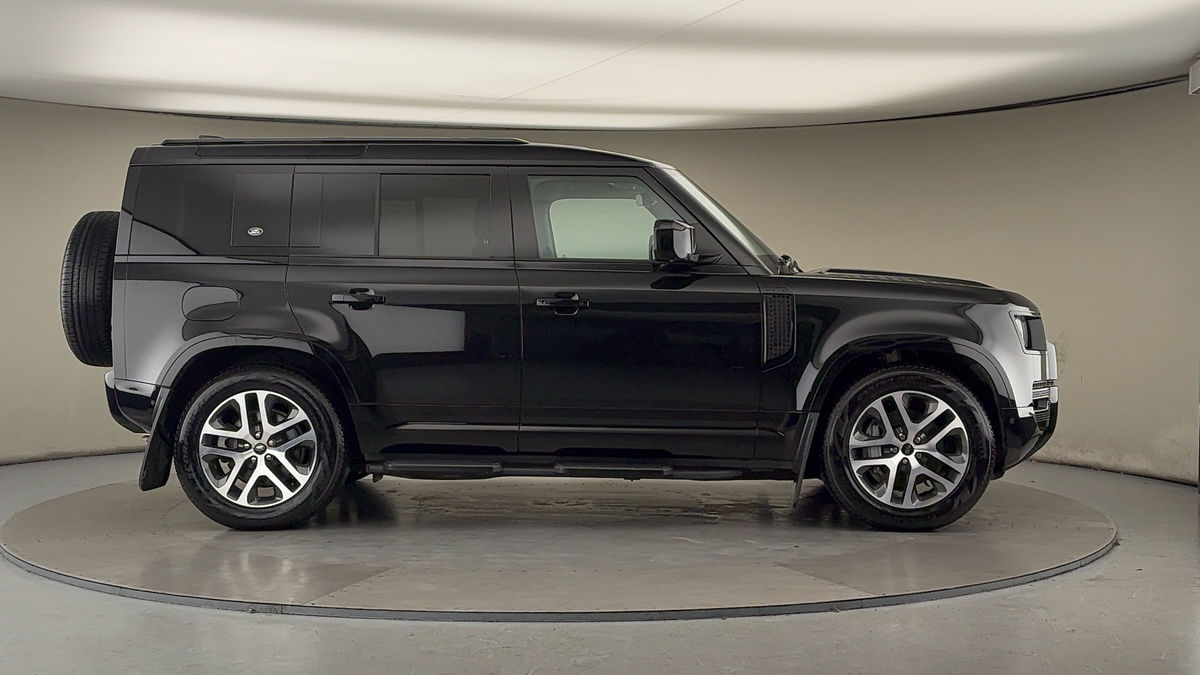 Used Land Rover Defender 110 2024 for sale - 76974104: Photo 16