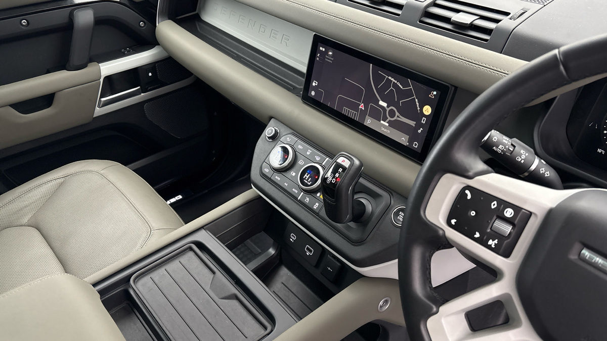 Used Land Rover Defender 110 2024 for sale - 76974104: Photo 18