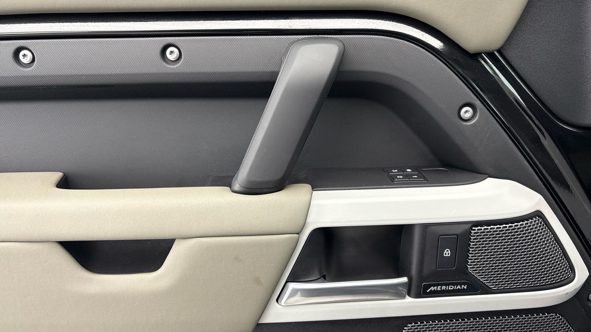 Used Land Rover Defender 110 2024 for sale - 76974104: Photo 19