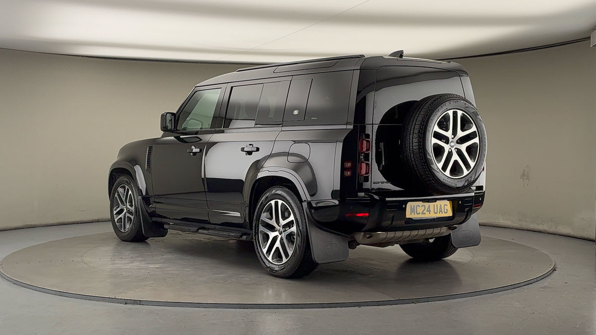 Used Land Rover Defender 110 2024 for sale - 76974104: Photo 2