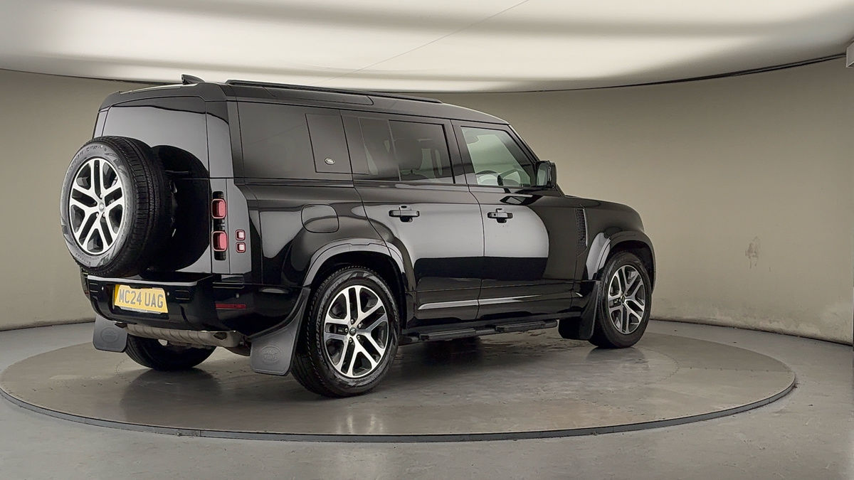 Used Land Rover Defender 110 2024 for sale - 76974104: Photo 21