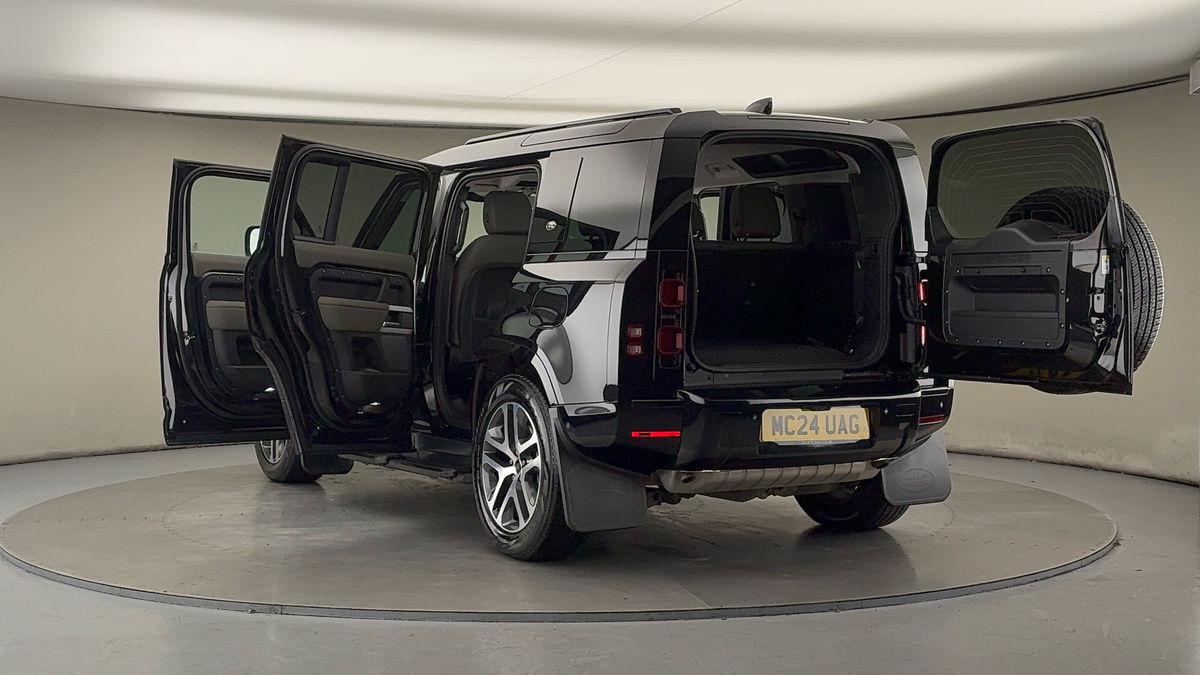 Used Land Rover Defender 110 2024 for sale - 76974104: Photo 23