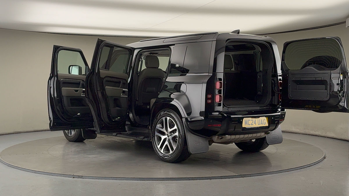 Used Land Rover Defender 110 2024 for sale - 76974104: Photo 43