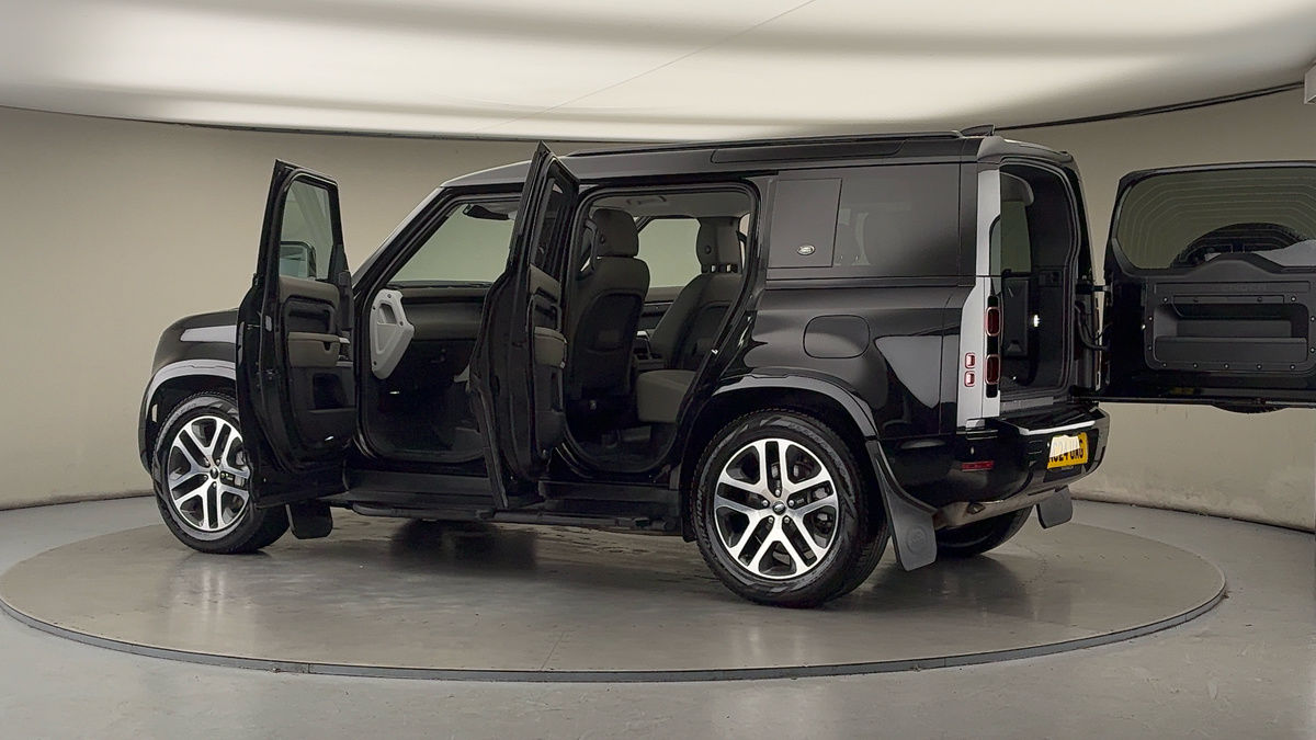 Used Land Rover Defender 110 2024 for sale - 76974104: Photo 45