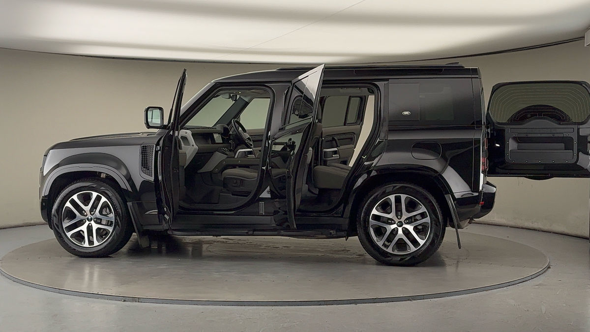 Used Land Rover Defender 110 2024 for sale - 76974104: Photo 46