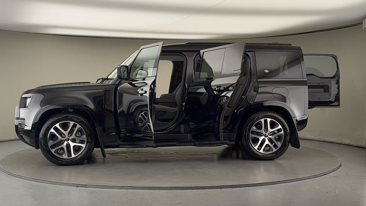 Used Land Rover Defender 110 2024 for sale - 76974104: Photo 47