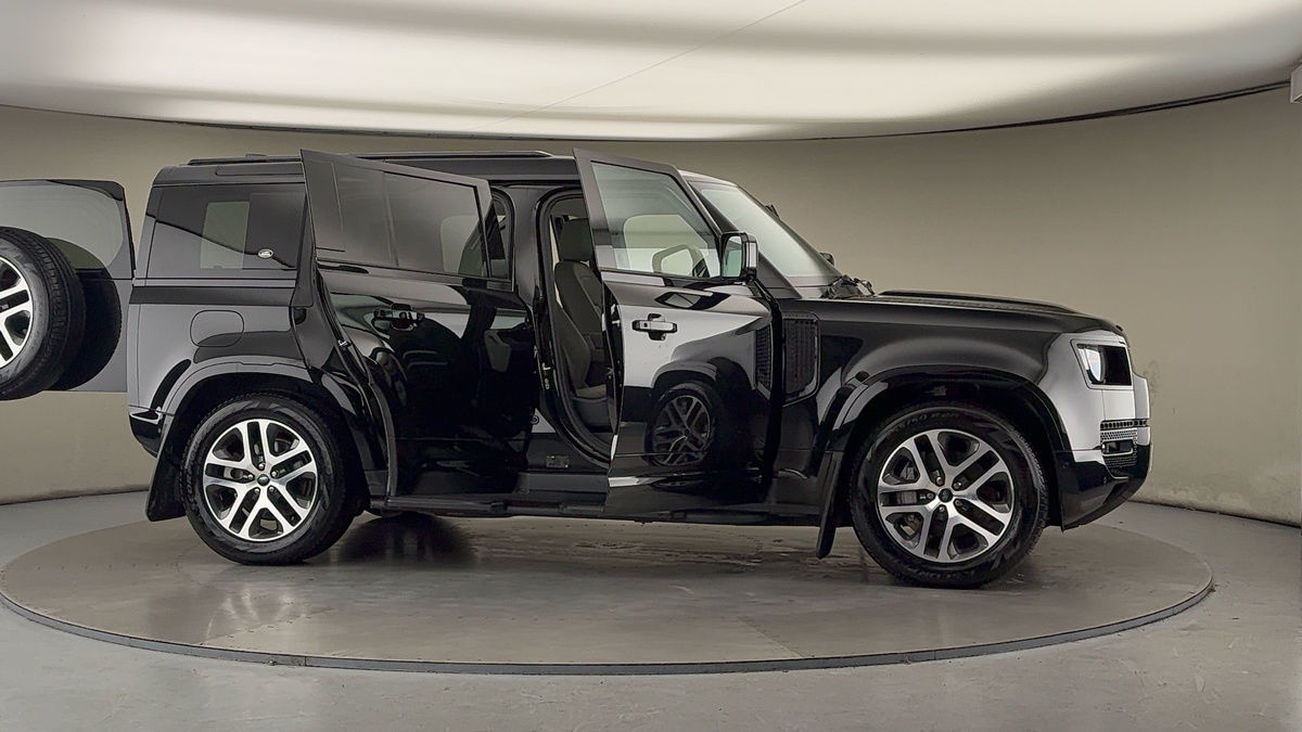 Used Land Rover Defender 110 2024 for sale - 76974104: Photo 55