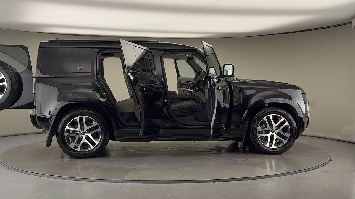 Used Land Rover Defender 110 2024 for sale - 76974104: Photo 56