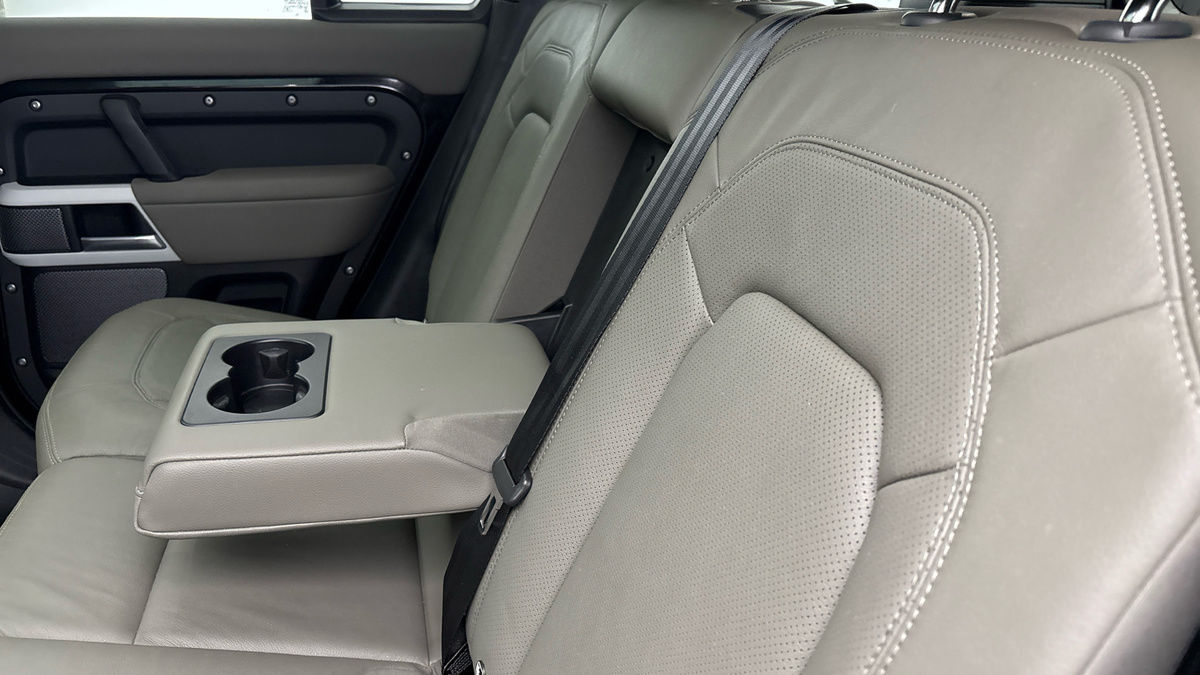 Used Land Rover Defender 110 2024 for sale - 76974104: Photo 9