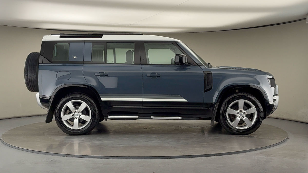 Used Land Rover Defender 110 2023 for sale - 76292318: Photo 16