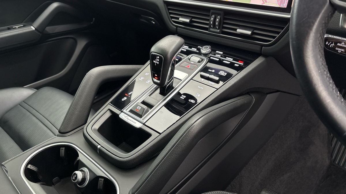 Used Porsche Cayenne 2021 for sale - 75704604: Photo 18