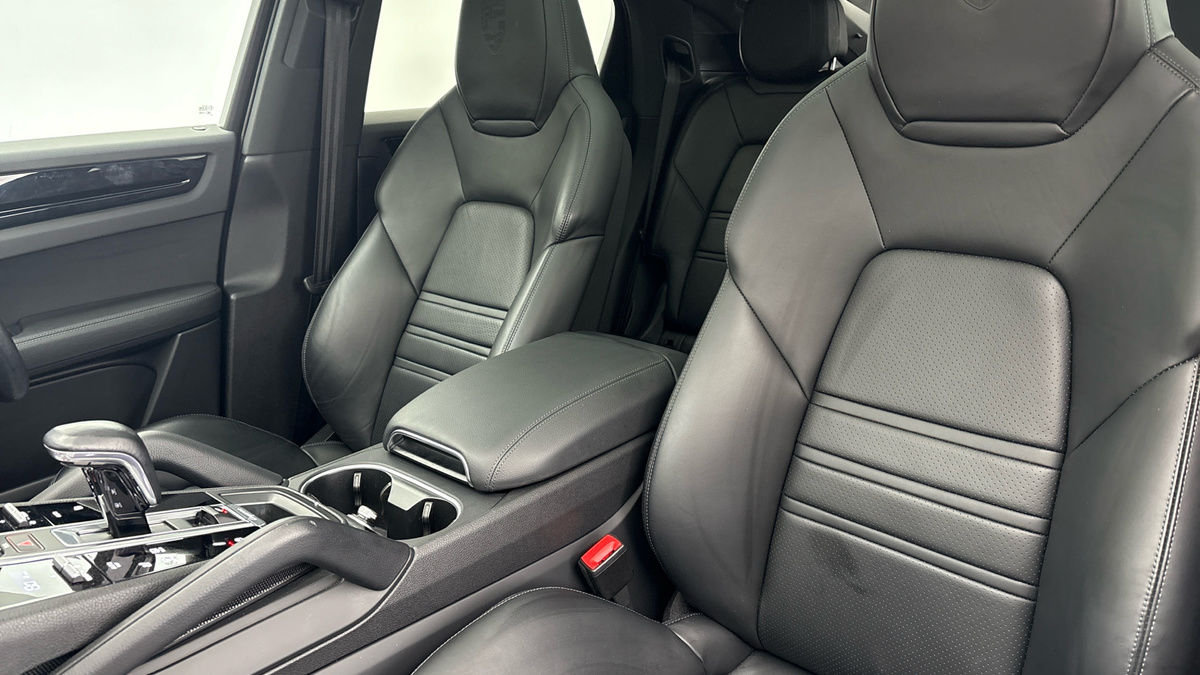 Used Porsche Cayenne 2021 for sale - 75704604: Photo 7