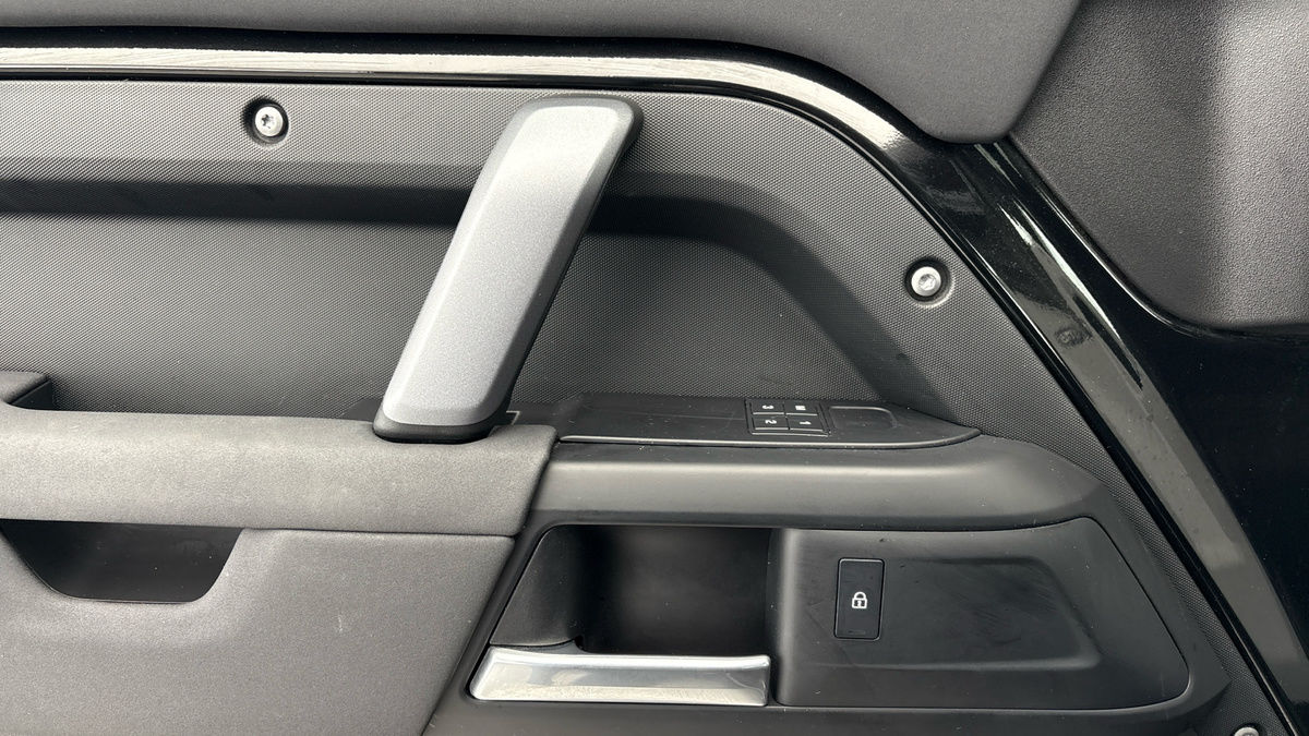 Used Land Rover Defender 2022 for sale - 77595027: Photo 19