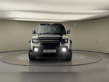 Used Land Rover Defender 90 2023 for sale - 76570853: Photo