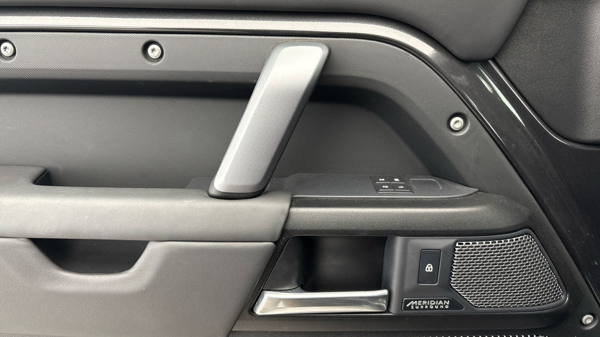 Used Land Rover Defender 2023 for sale - 78219477: Photo 19