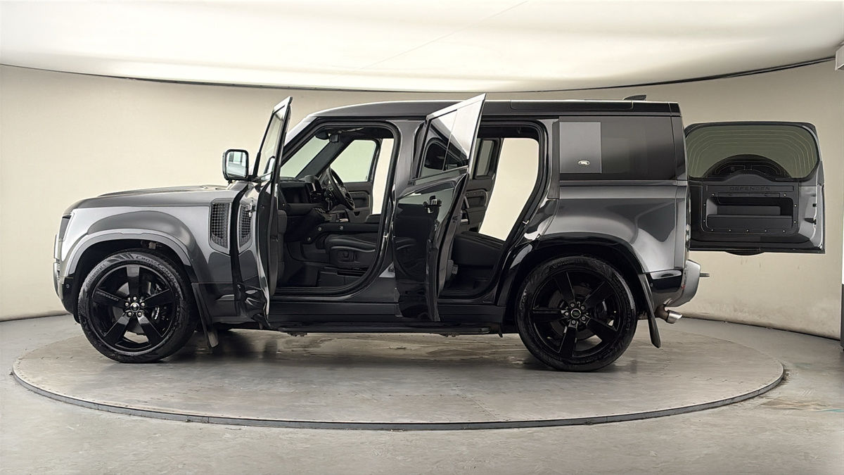 Used Land Rover Defender 2023 for sale - 78219477: Photo 47