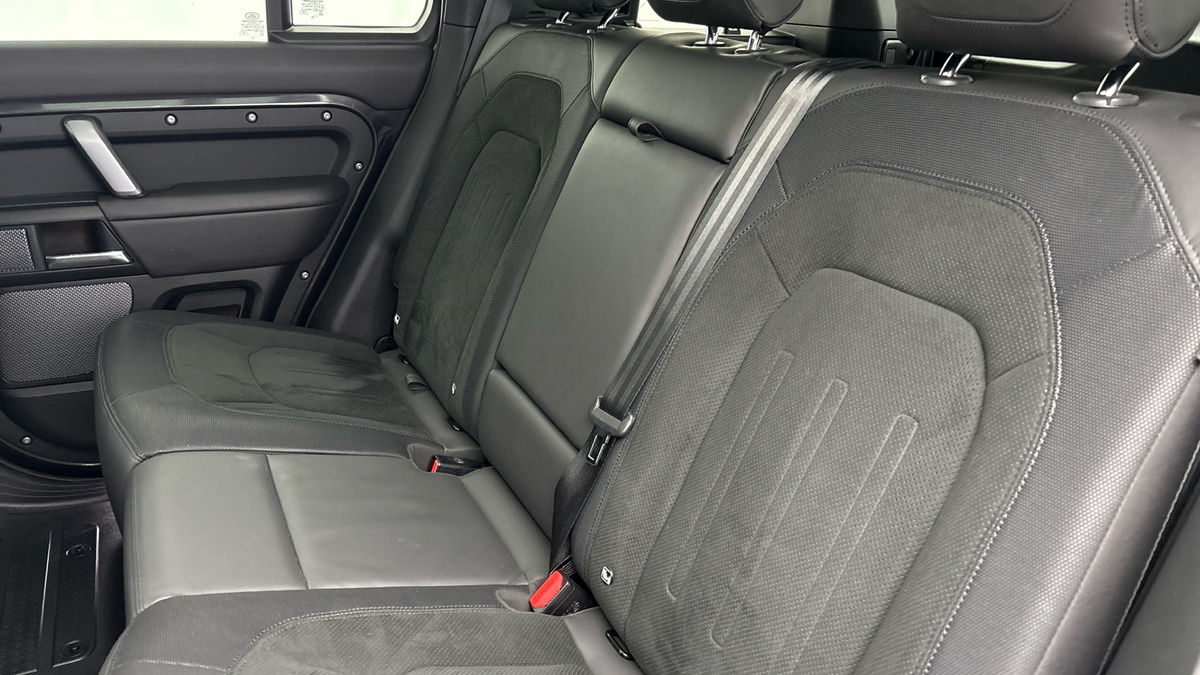 Used Land Rover Defender 2023 for sale - 78219477: Photo 8