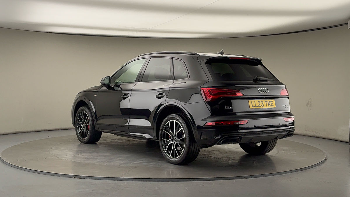 Used Audi Q5 2023 for sale - 76430646: Photo 2