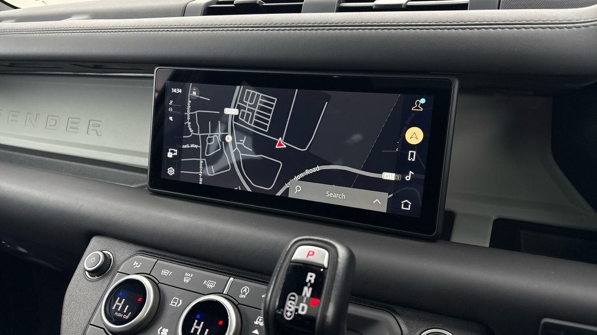 Used Land Rover Defender 110 2022 for sale - 76863670: Photo 17