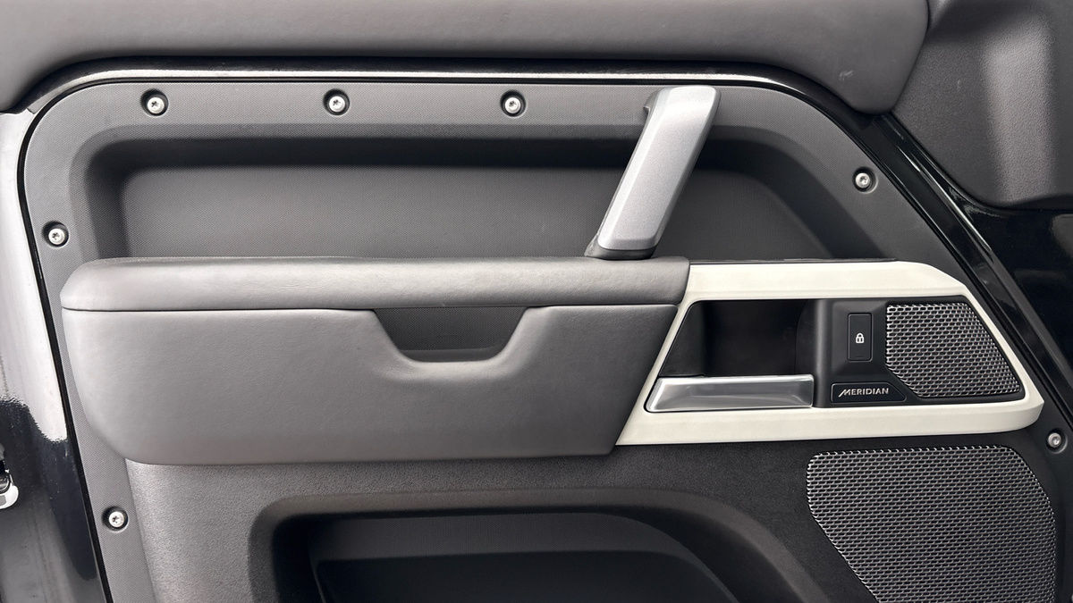 Used Land Rover Defender 110 2022 for sale - 76863670: Photo 19