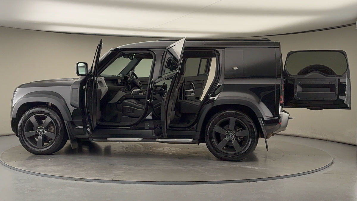 Used Land Rover Defender 110 2022 for sale - 76863670: Photo 46